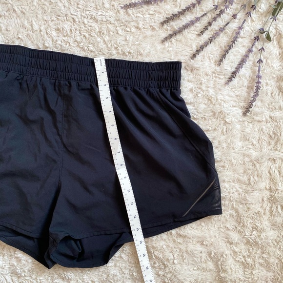 Target All in Motion running exercise black shorts w/ zip side pocket - Picture 5 of 5